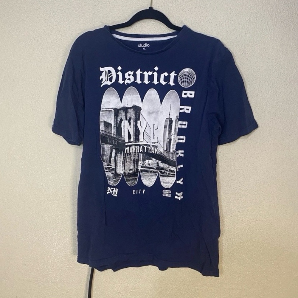 StudioNYC Manhattan District Graphic Tshirt Blue Size XL